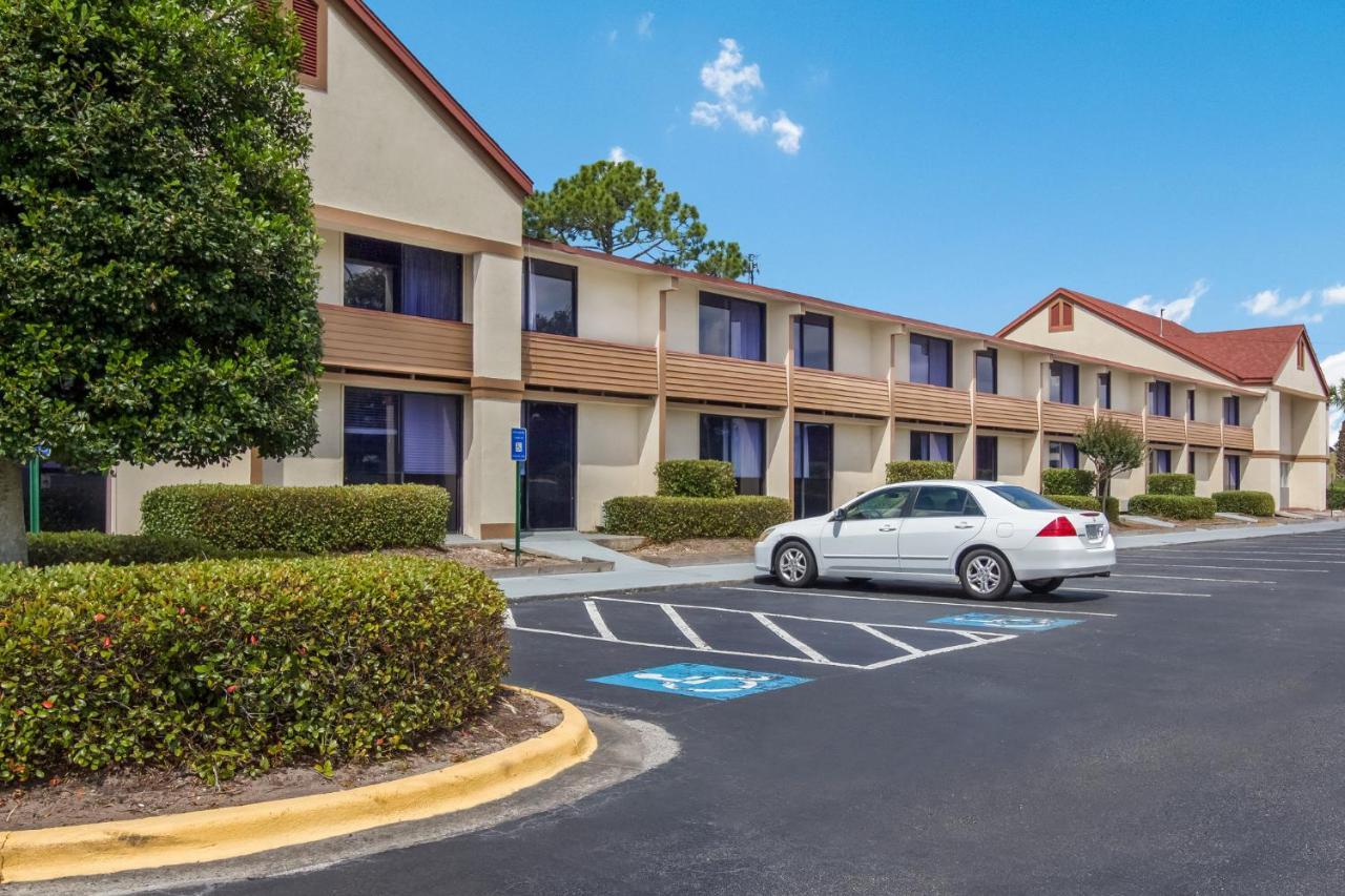 Red Roof Inn & Suites Brunswick I-95 Exterior foto